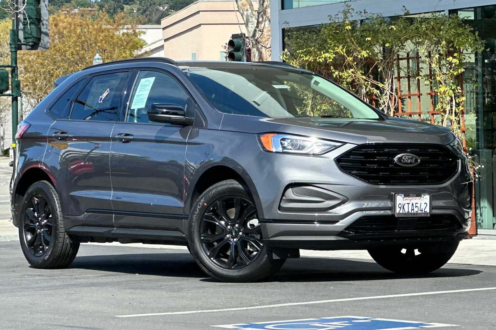 2024 Ford Edge SE photo 2