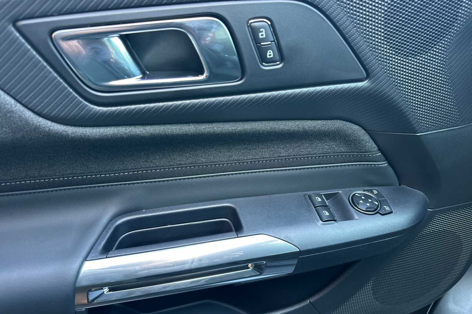 2025 Ford Mustang EcoBoost Fastback - Photo 8