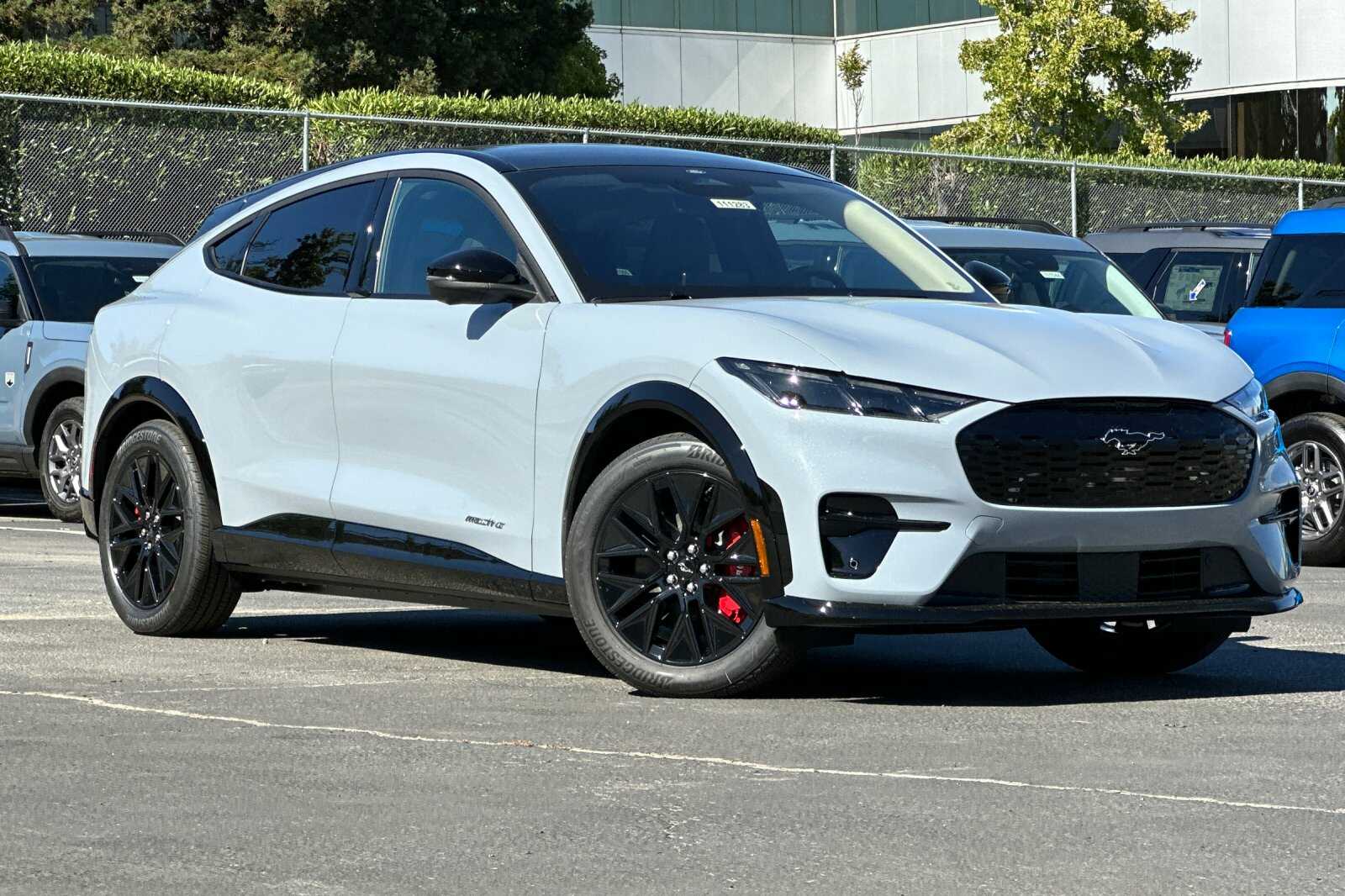2025 Ford Mustang Mach-E Premium photo 2