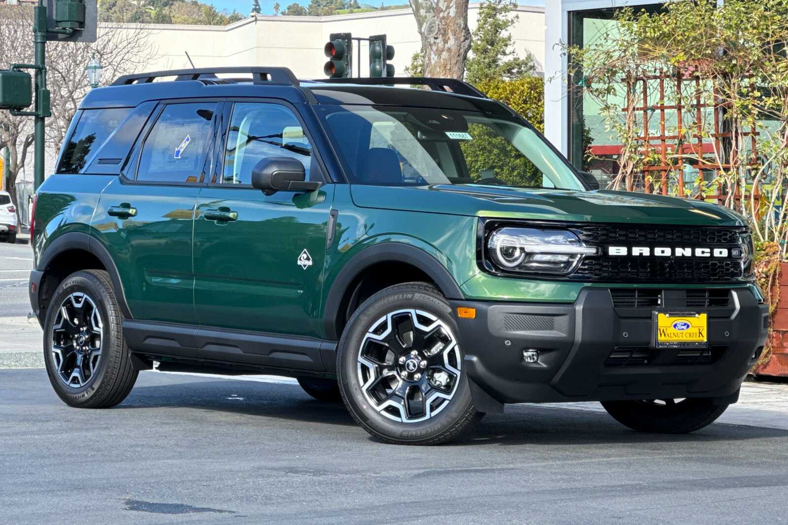 2025 Ford Bronco Sport Outer Banks photo 2