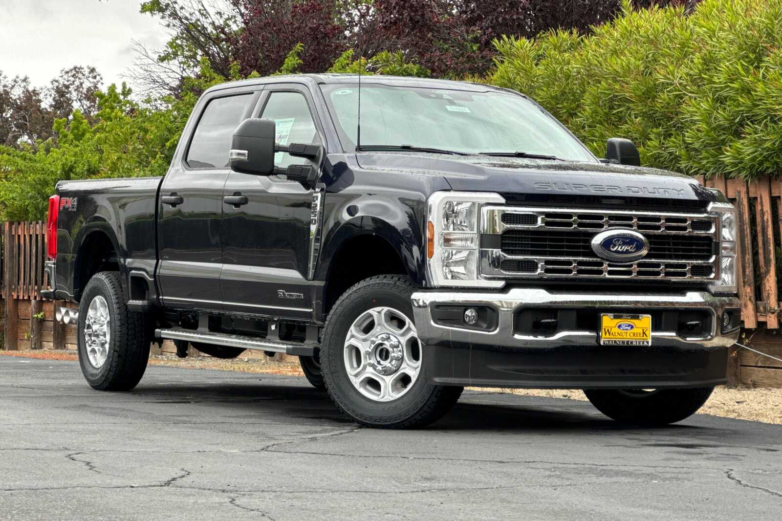 2025 Ford F-250 XLT photo 2