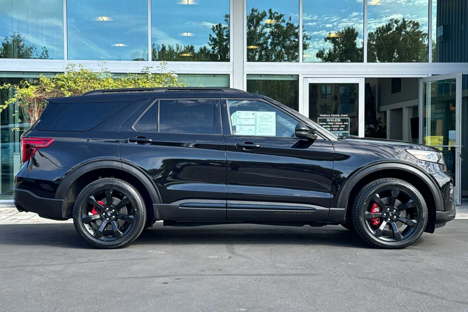 2023 Ford Explorer ST 4D Sport Utility photo 2