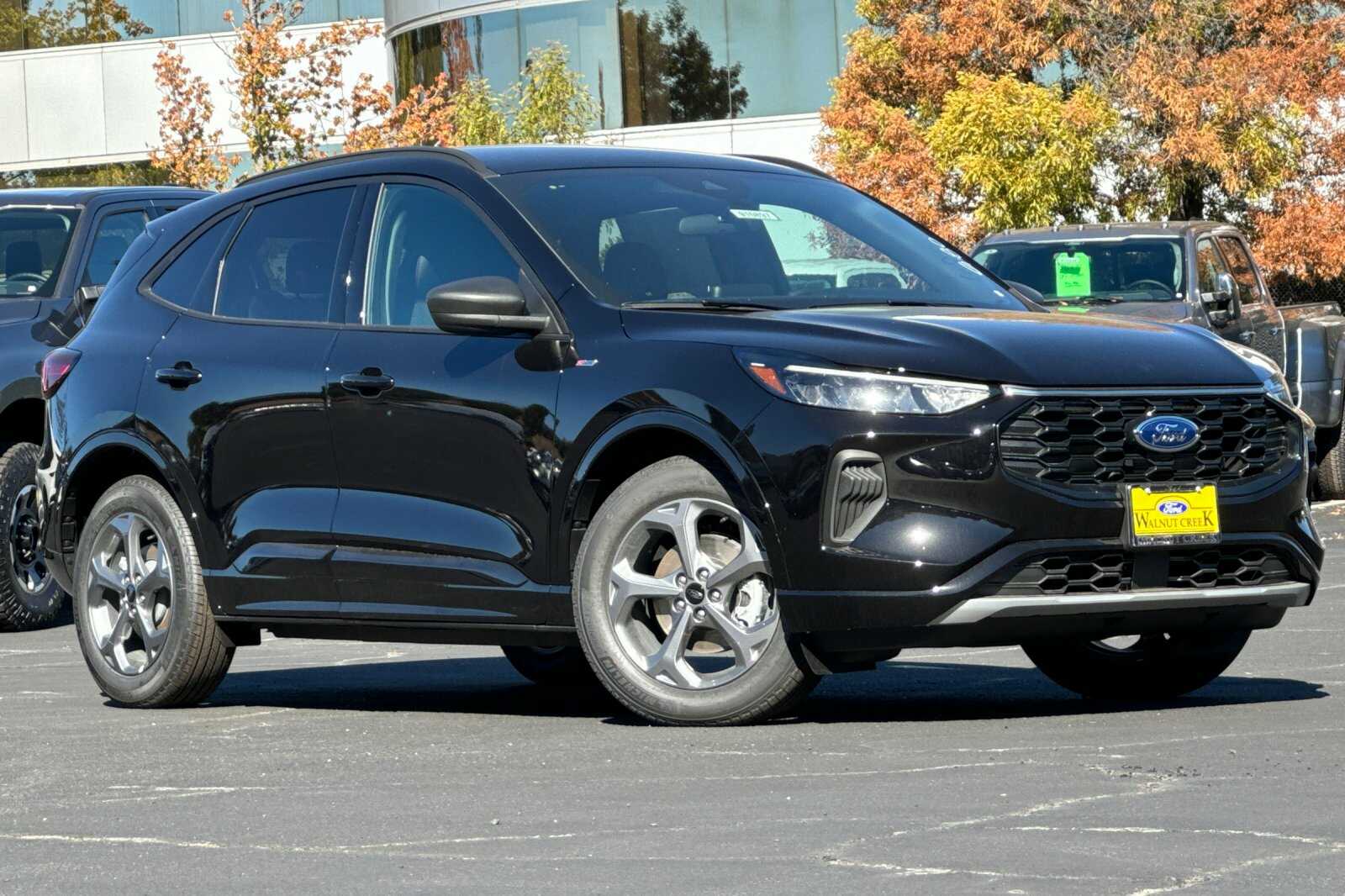 2024 Ford Escape ST-Line photo 2