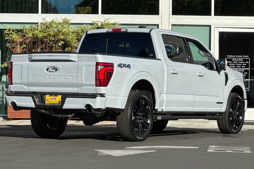 New 2025 Ford F-150 Lariat TRUCK