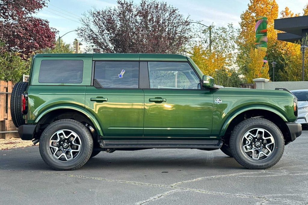New 2025 Ford Bronco Outer Banks SUV