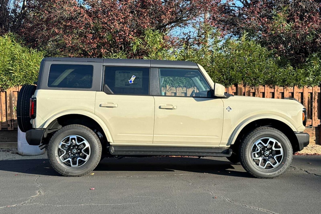 New 2025 Ford Bronco Outer Banks SUV