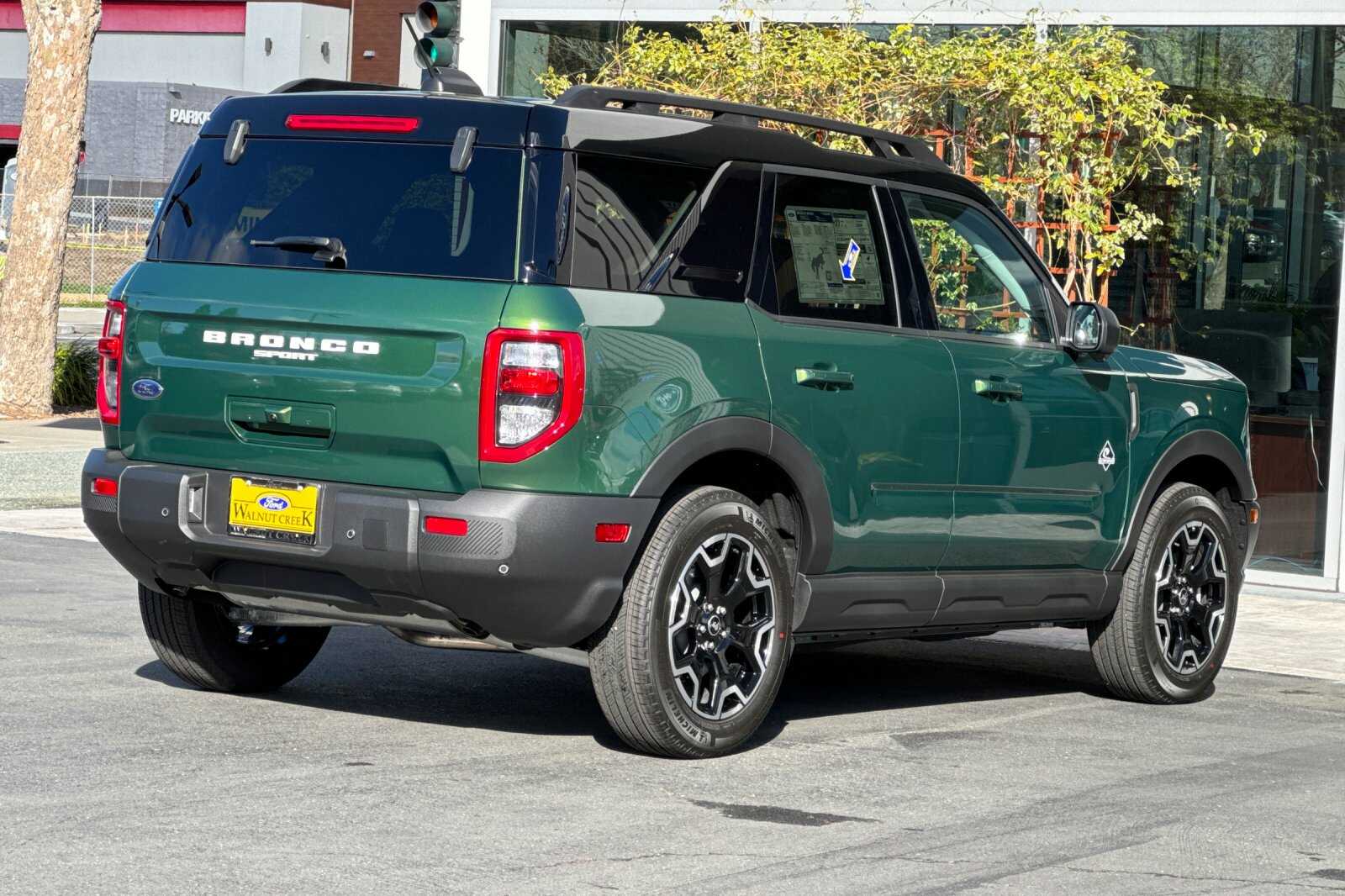 2025 Ford Bronco Sport Outer Banks photo 4