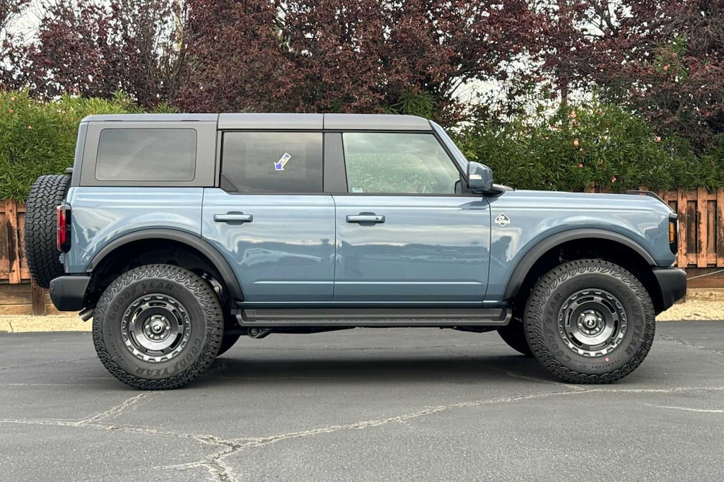 New 2025 Ford Bronco Outer Banks SUV