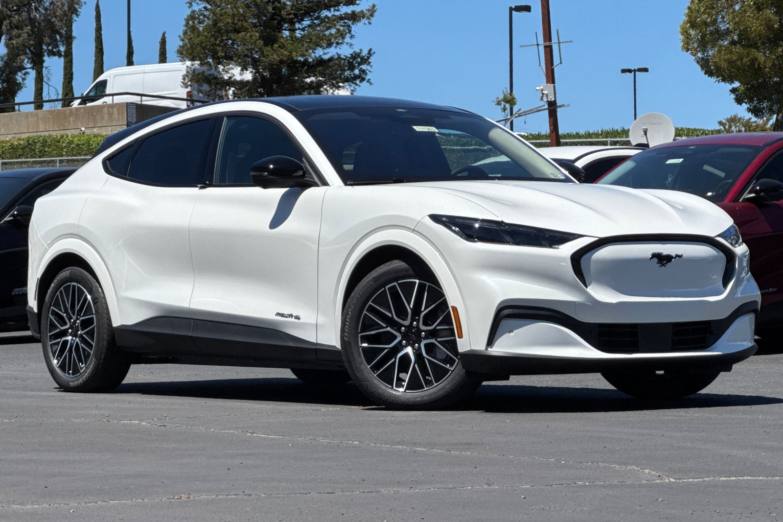 2025 Ford Mustang Mach-E Premium photo 2