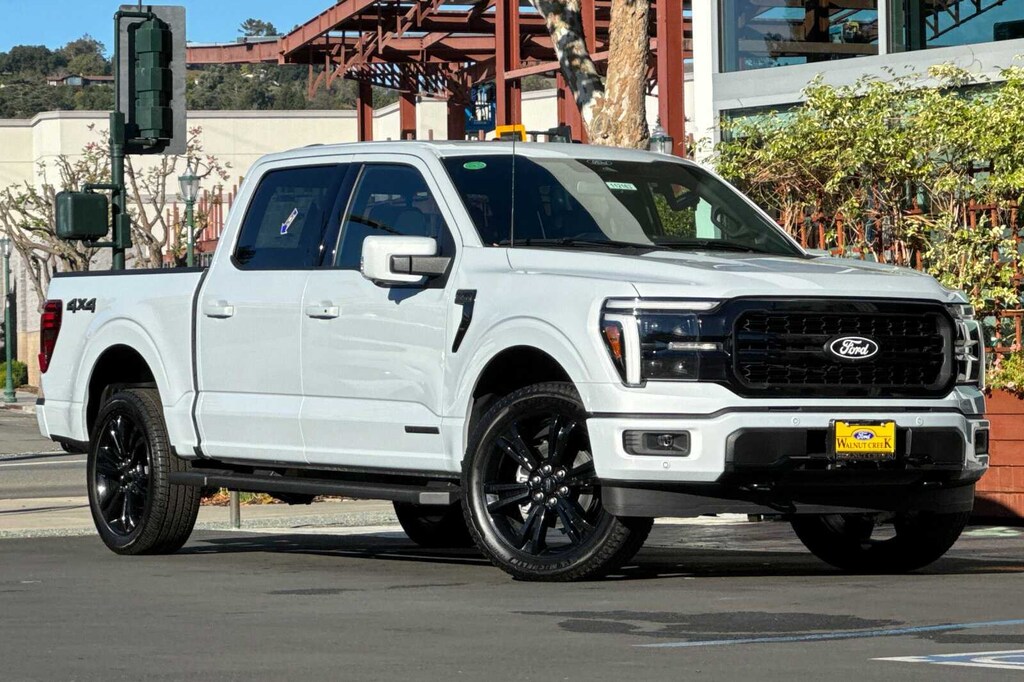New 2025 Ford F-150 Lariat TRUCK