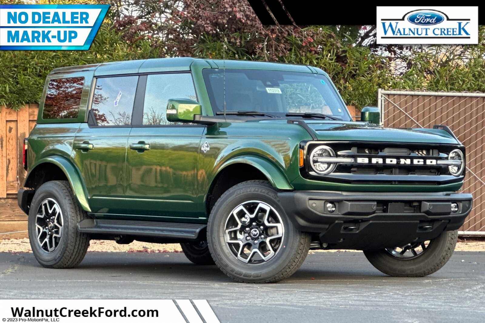 2025 Ford Bronco 4-Door Outer Banks's photo