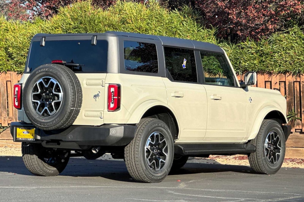 New 2025 Ford Bronco Outer Banks SUV