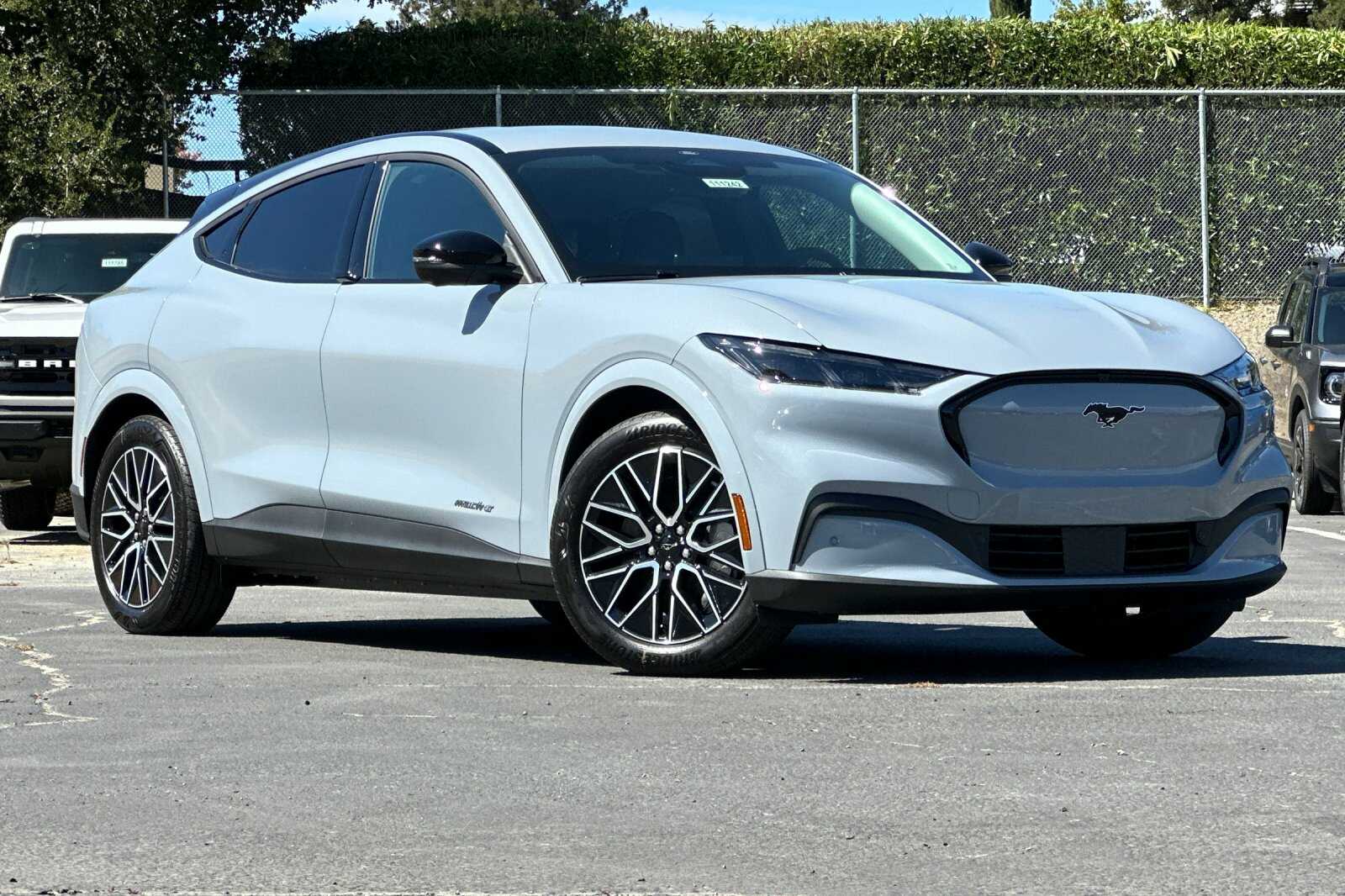 2025 Ford Mustang Mach-E Premium photo 2