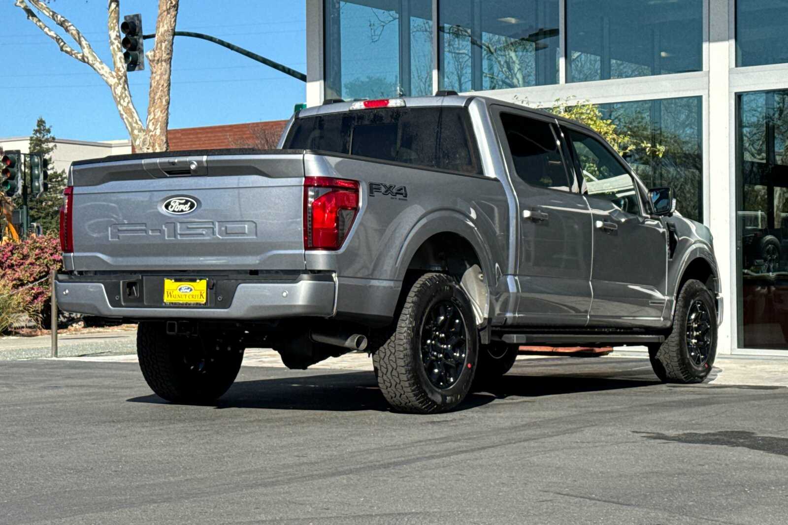 2025 Ford F-150 XLT photo 4
