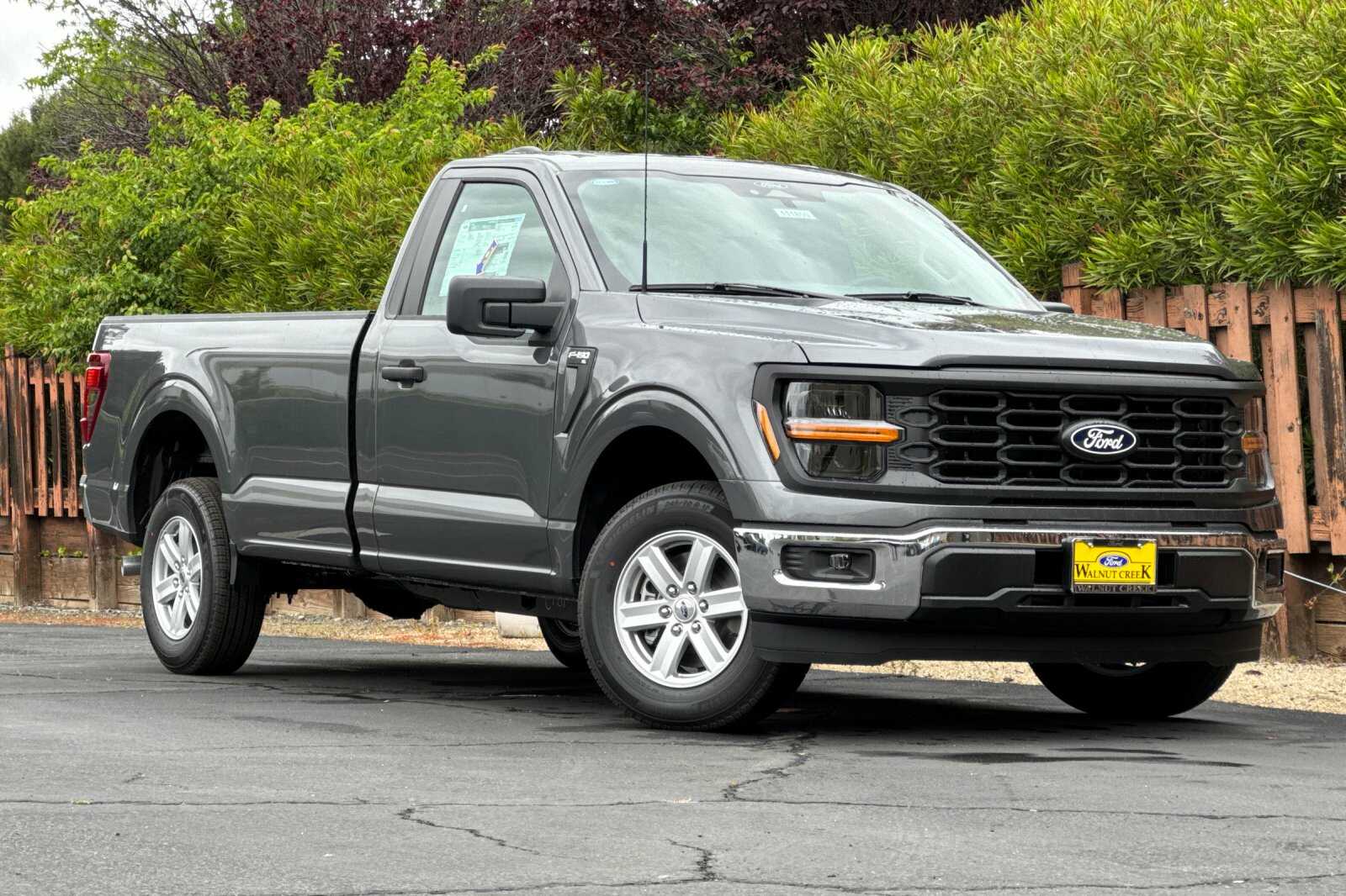 2025 Ford F-150 XL photo 2