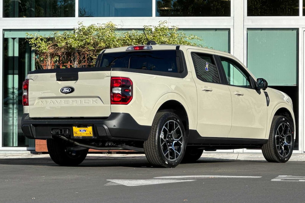 New 2025 Ford Maverick Lariat TRUCK