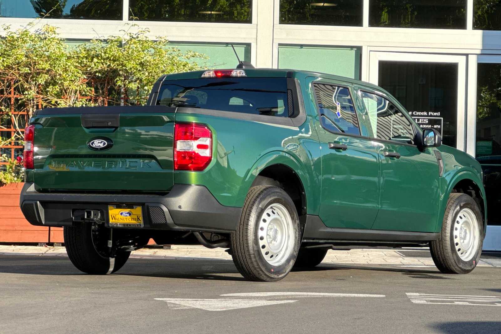 2025 Ford Maverick XL photo 2