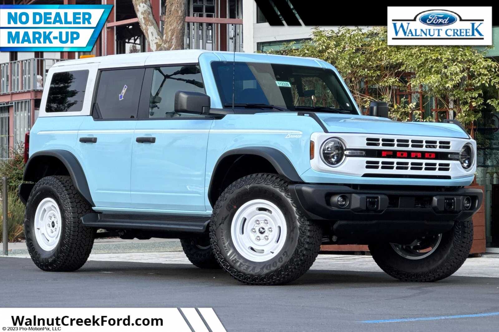 2025 Ford Bronco 4-Door Heritage Editon's photo