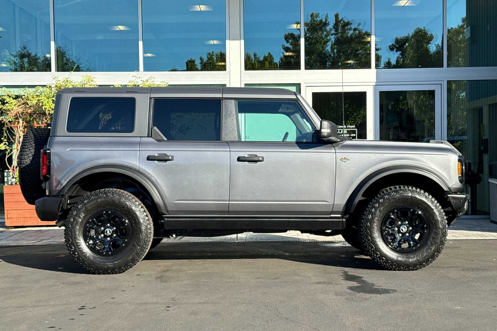 2023 Ford Bronco Wildtrak photo 3