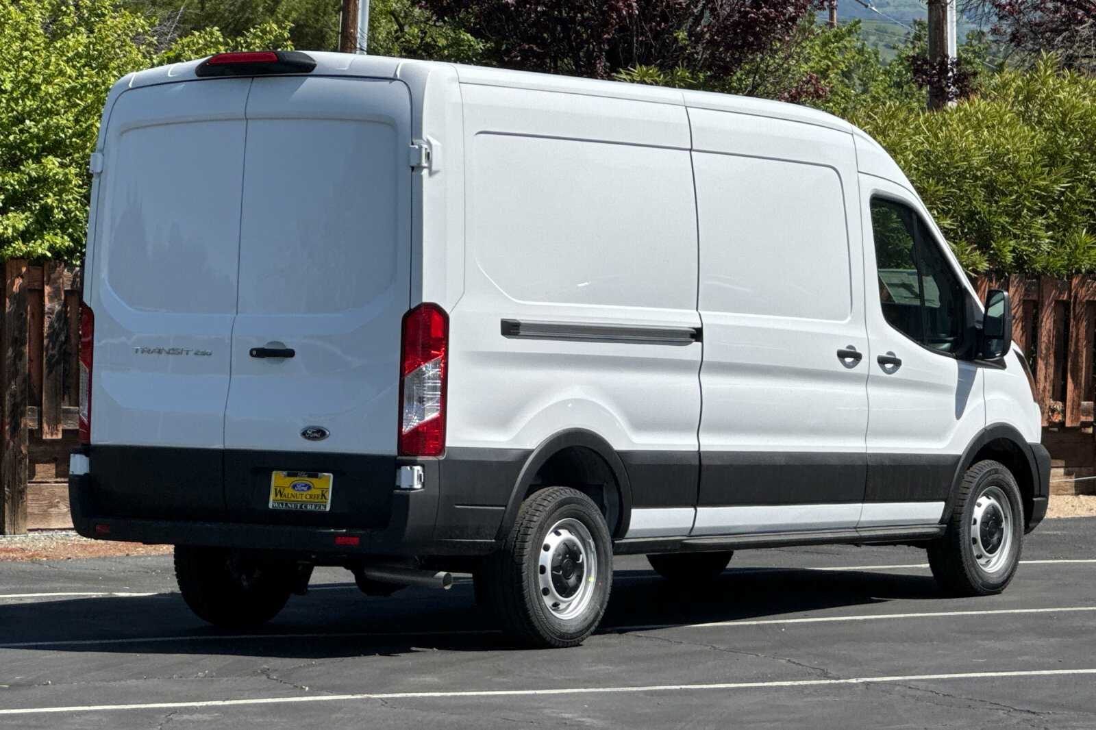 2025 Ford Transit photo 3