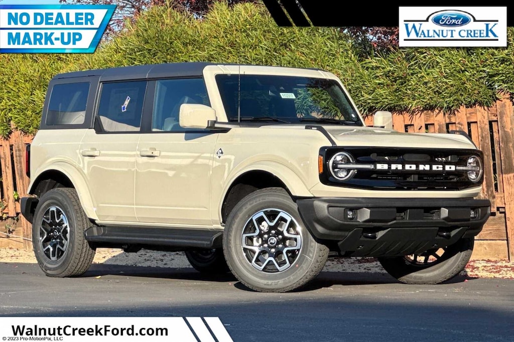 New 2025 Ford Bronco Outer Banks SUV