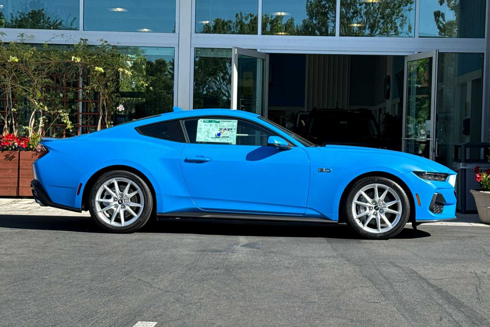 2025 Ford Mustang GT Premium photo 3