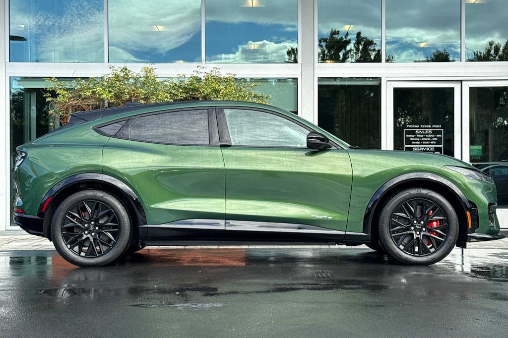 New 2025 Ford Mustang Mach-E Premium CROSSOVERS