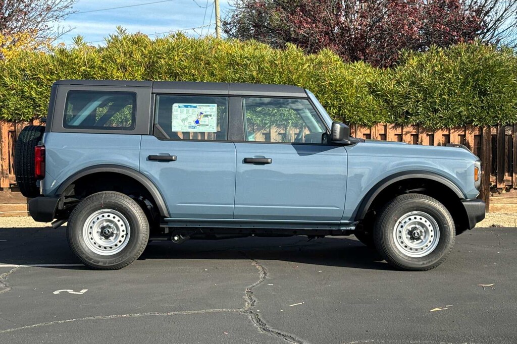 New 2025 Ford Bronco Base SUV