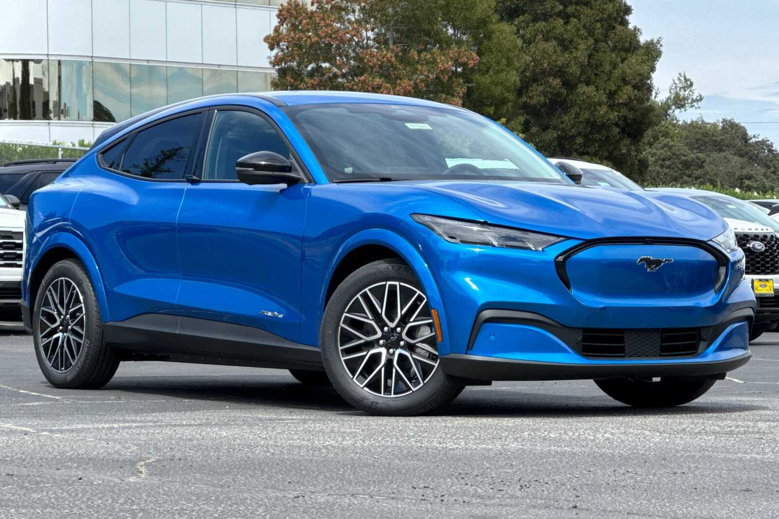 2025 Ford Mustang Mach-E Premium photo 2