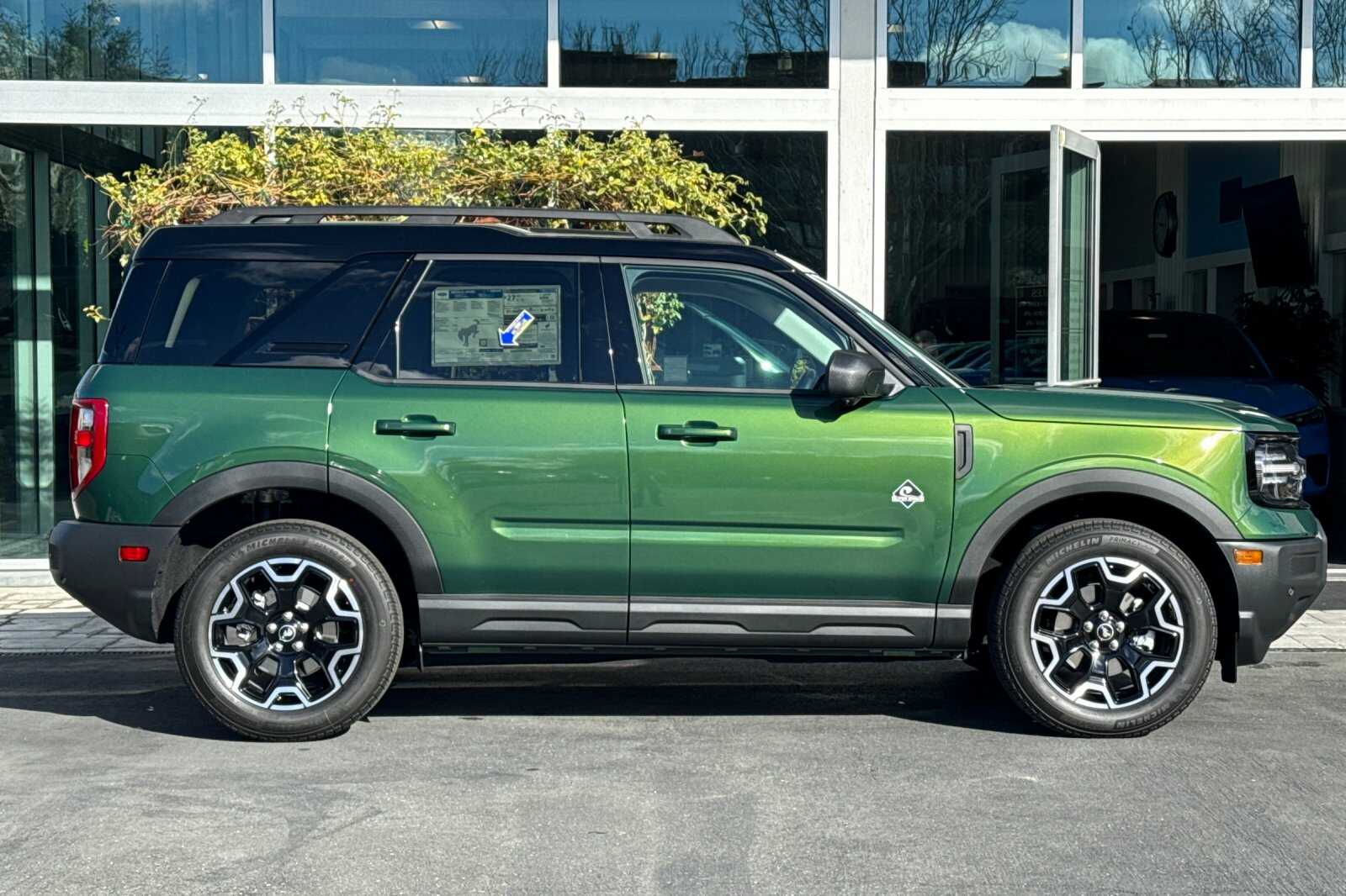 2025 Ford Bronco Sport Outer Banks photo 3