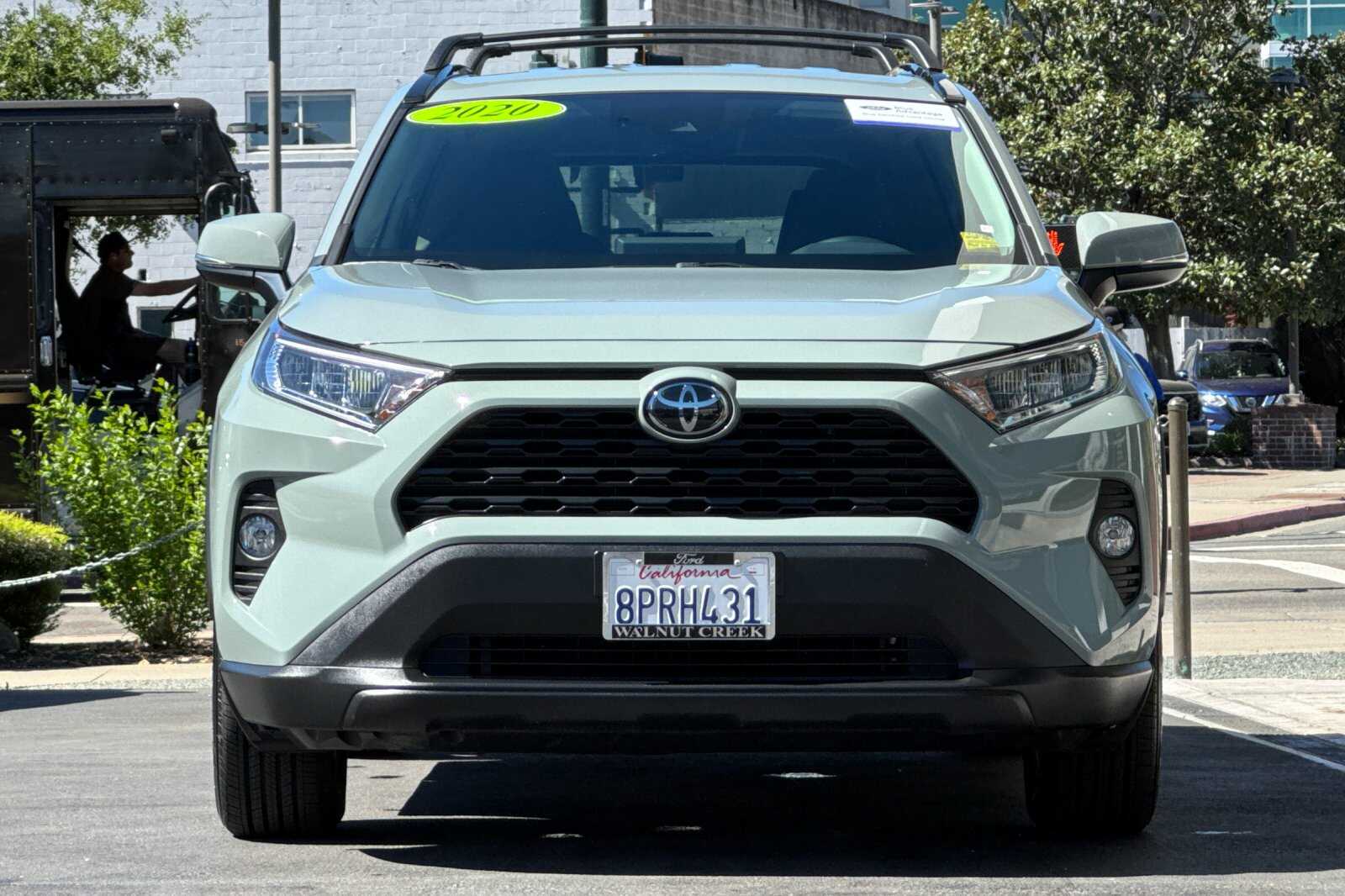 2020 Toyota RAV4 XLE 4D Sport Utility photo 6