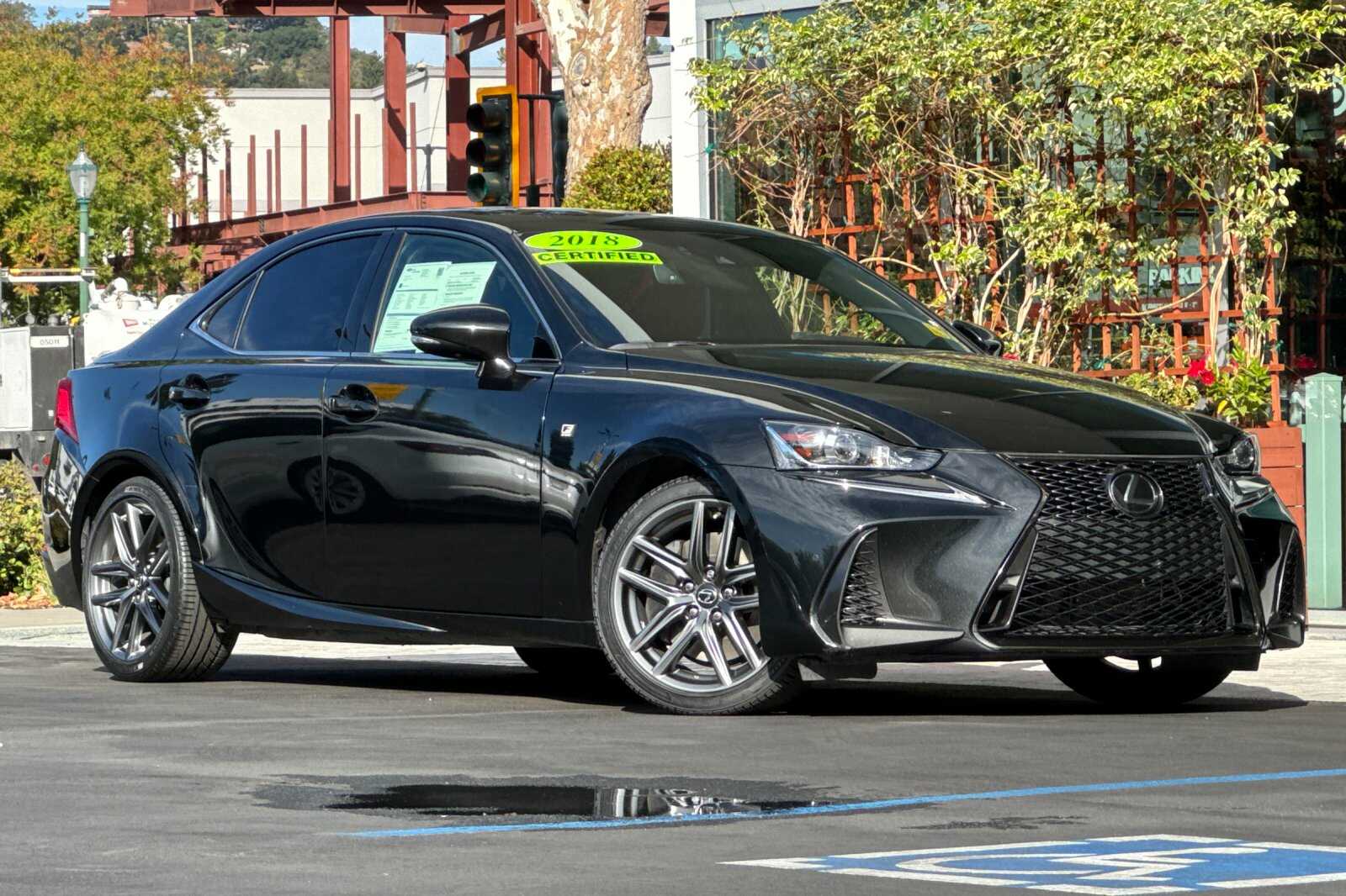 2018 Lexus IS 300 photo 2