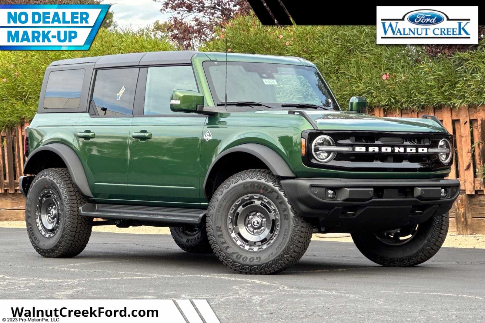 2025 Ford Bronco 4-Door Outer Banks's photo