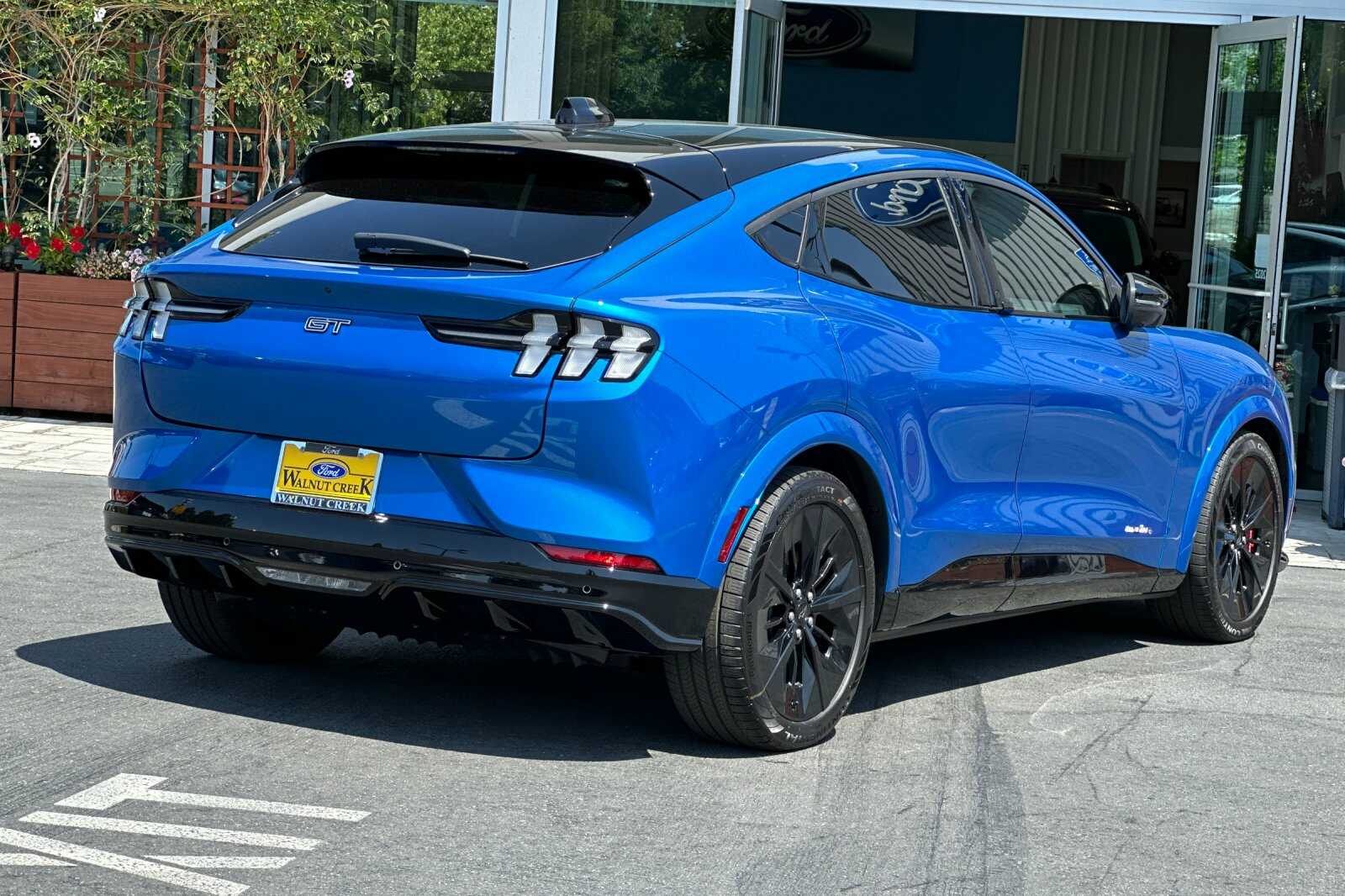 2025 Ford Mustang Mach-E GT photo 4