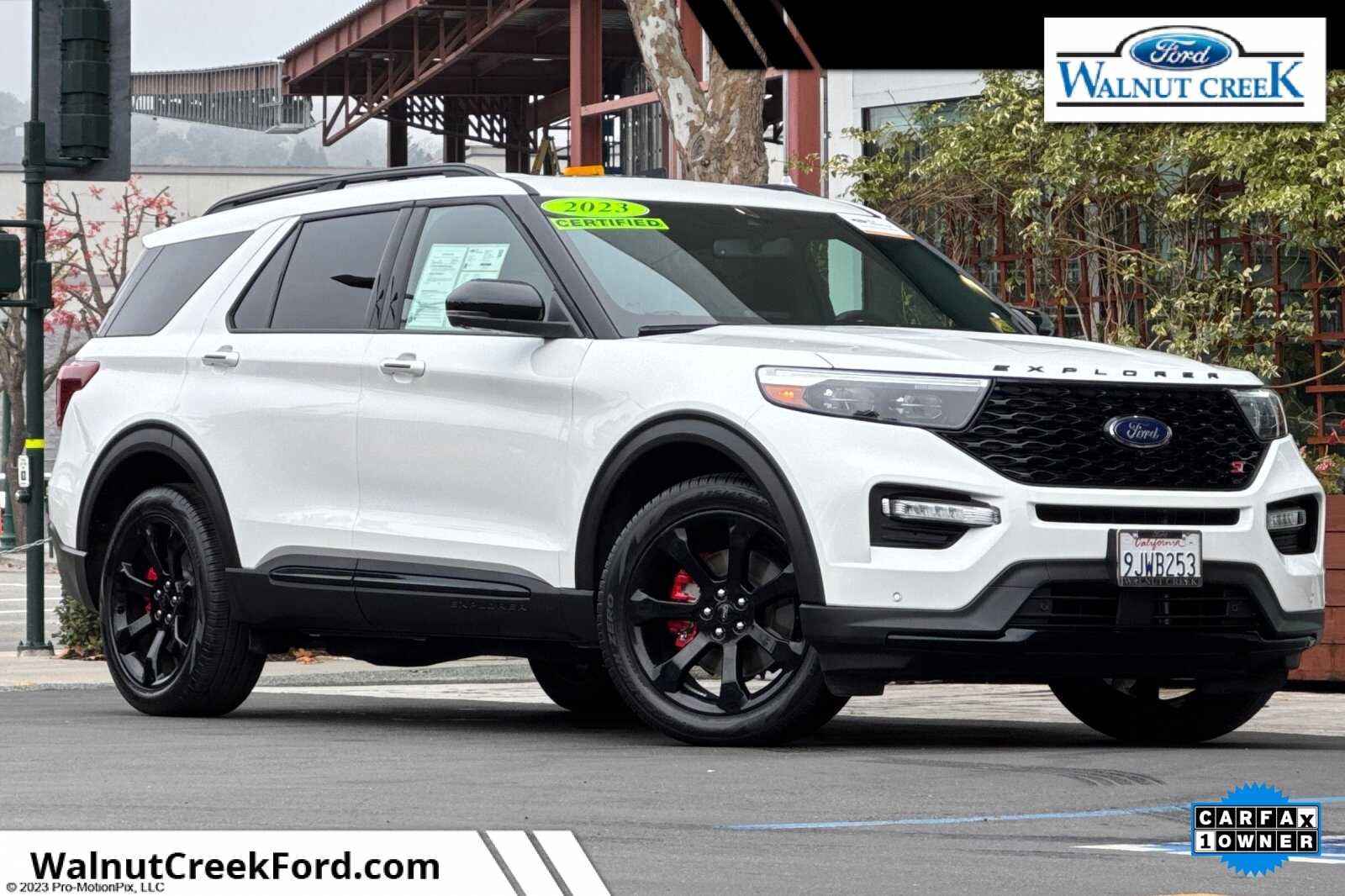 2023 Ford Explorer ST's photo