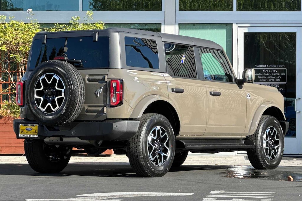 New 2026 Ford Bronco Outer Banks SUV