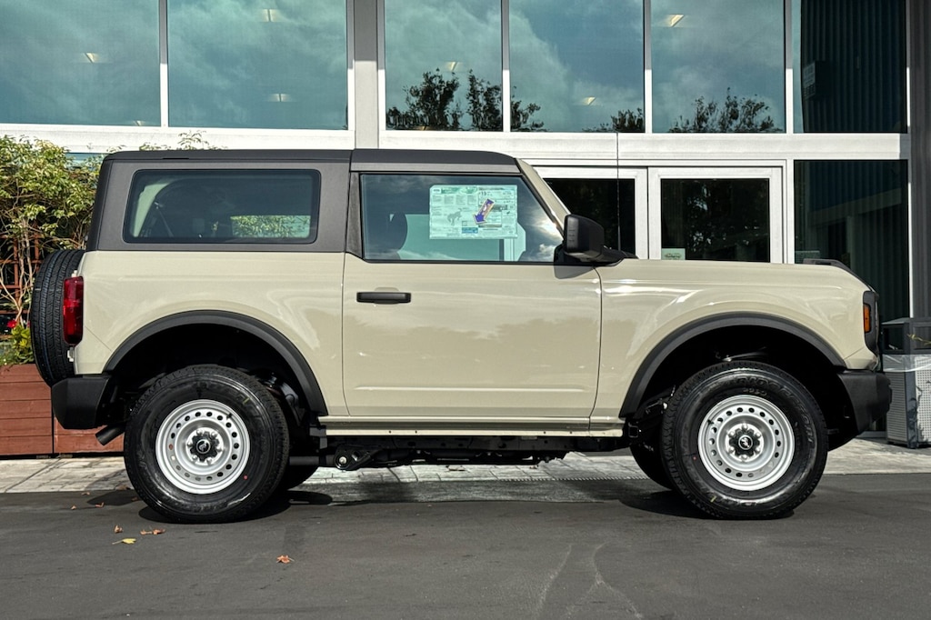 New 2025 Ford Bronco Base SUV