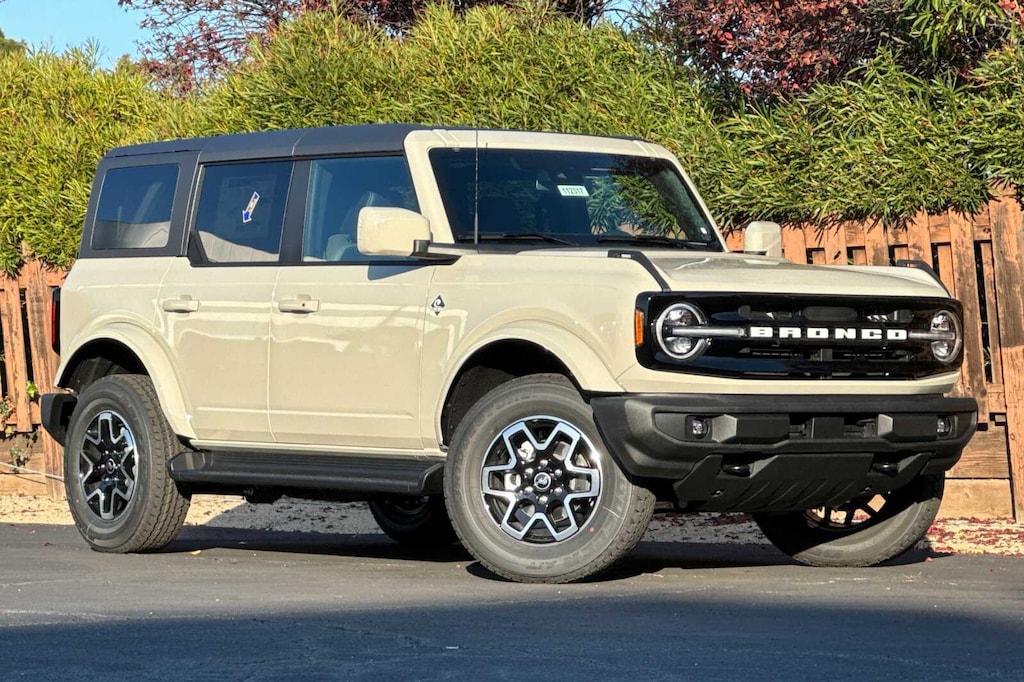 New 2025 Ford Bronco Outer Banks SUV