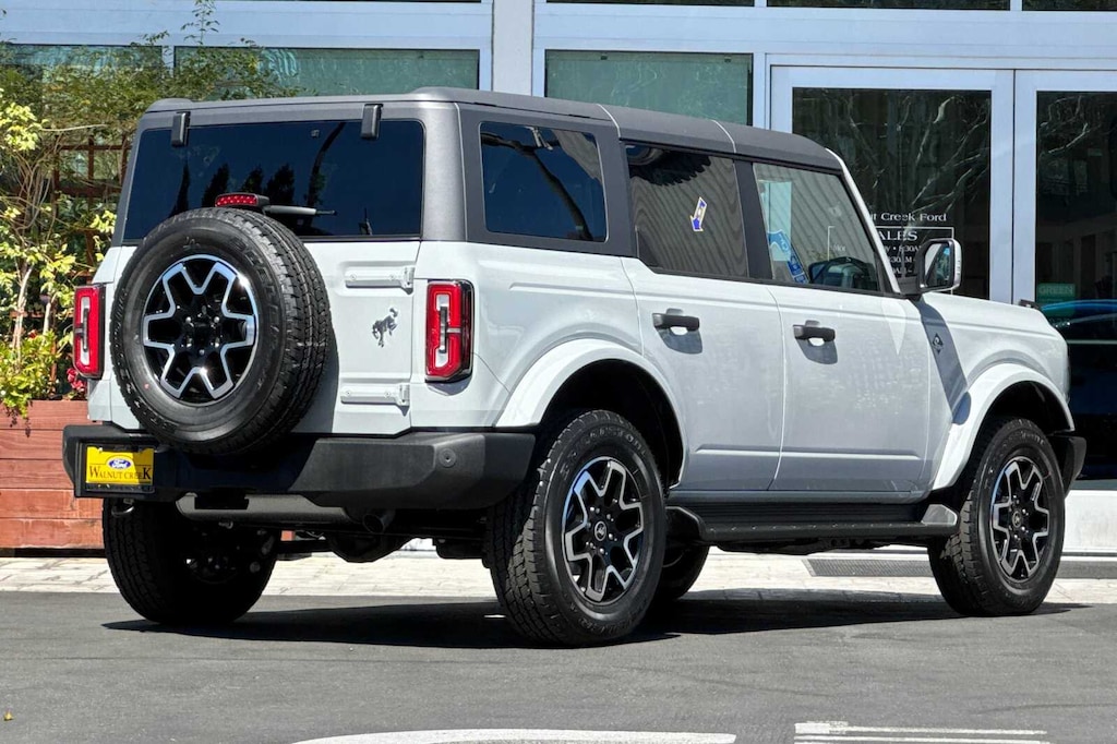 New 2026 Ford Bronco Outer Banks SUV
