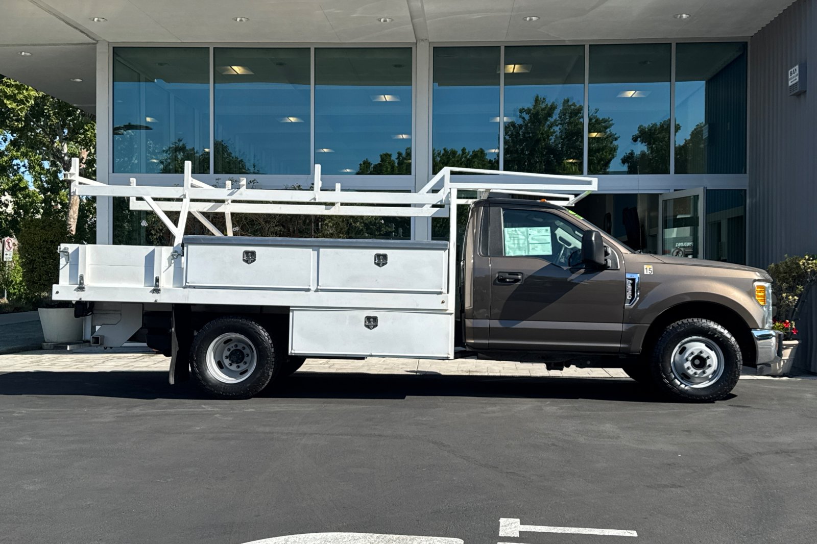 2017 Ford F-350 XL photo 3