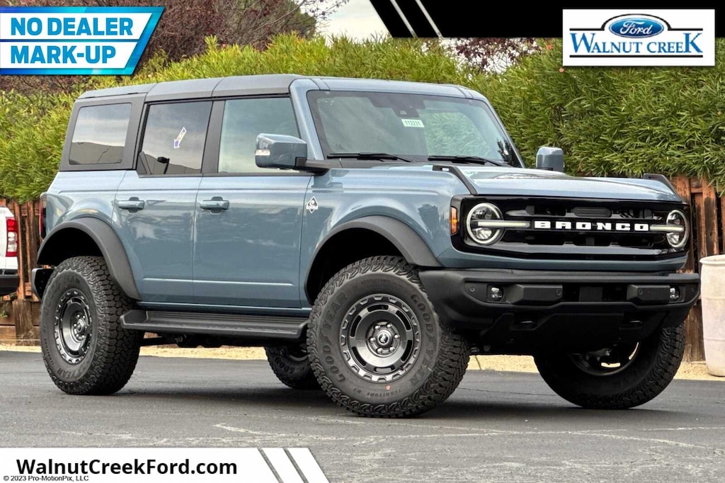 New 2025 Ford Bronco Outer Banks SUV