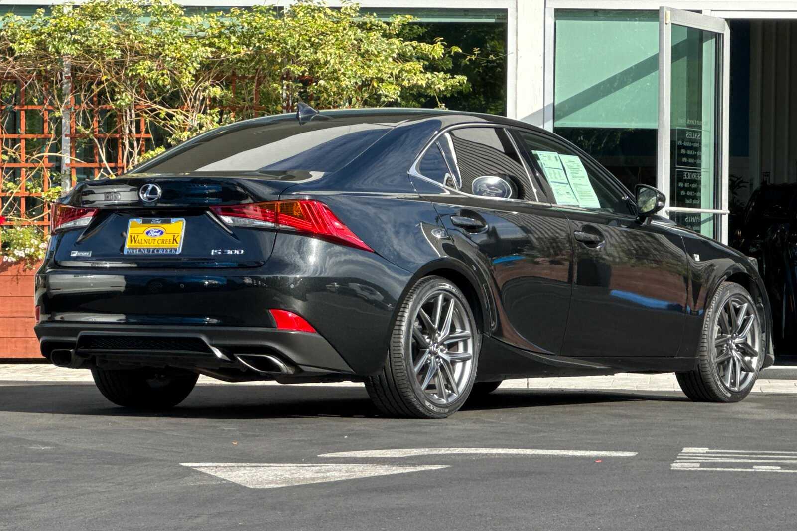 2018 Lexus IS 300 photo 4