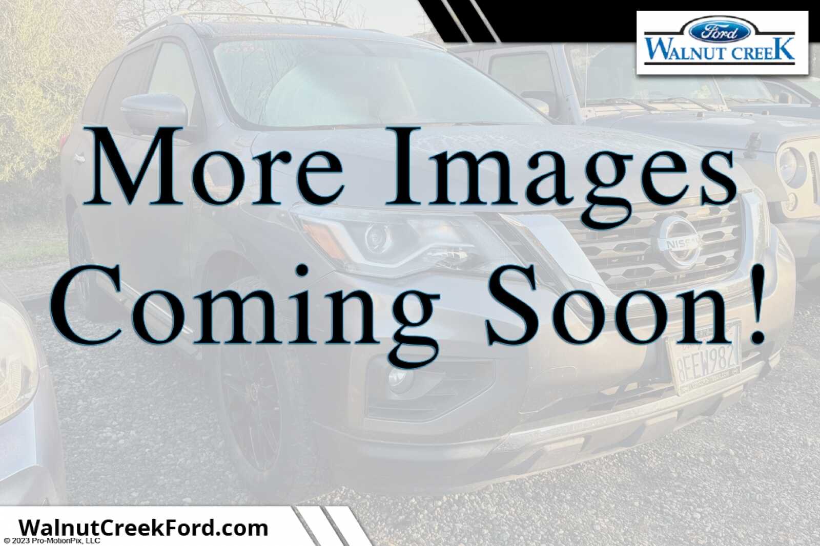 2018 Nissan Pathfinder Platinum's photo