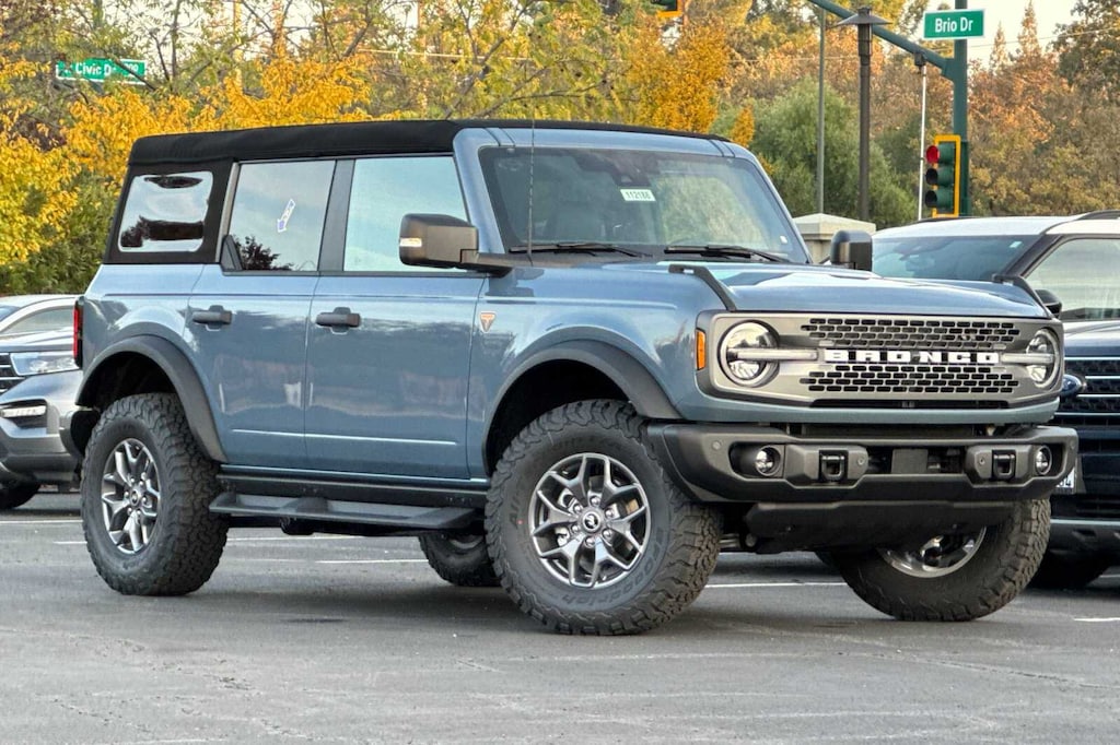 New 2025 Ford Bronco Badlands SUV