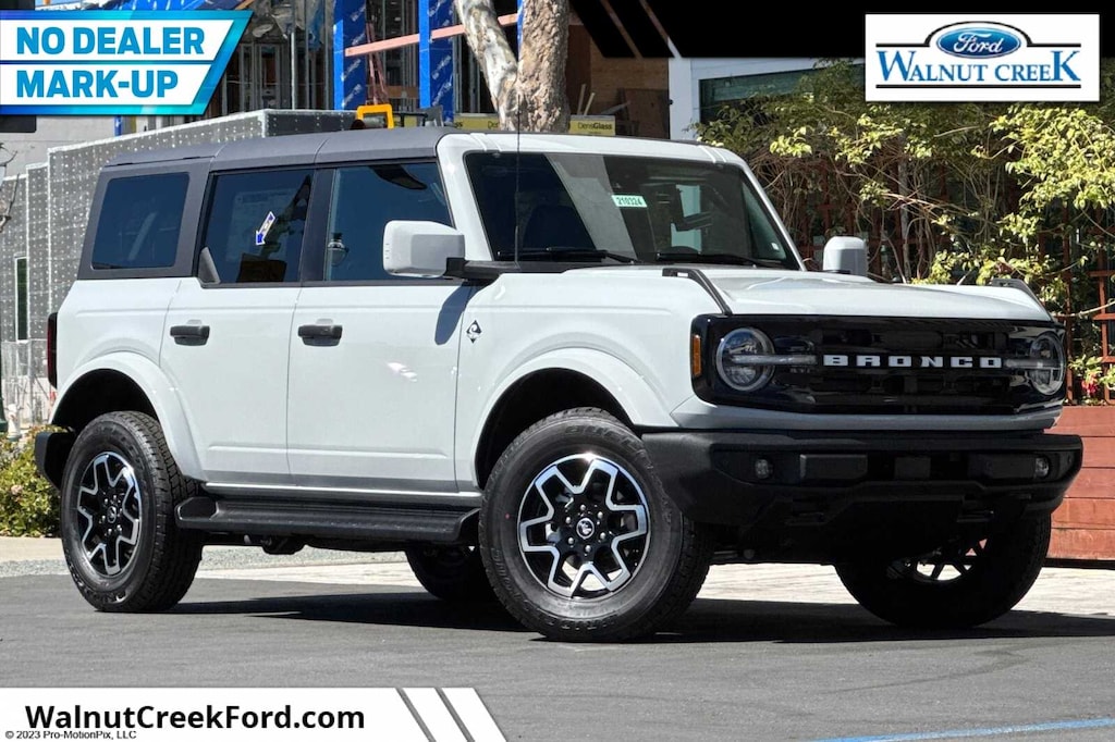 New 2026 Ford Bronco Outer Banks SUV