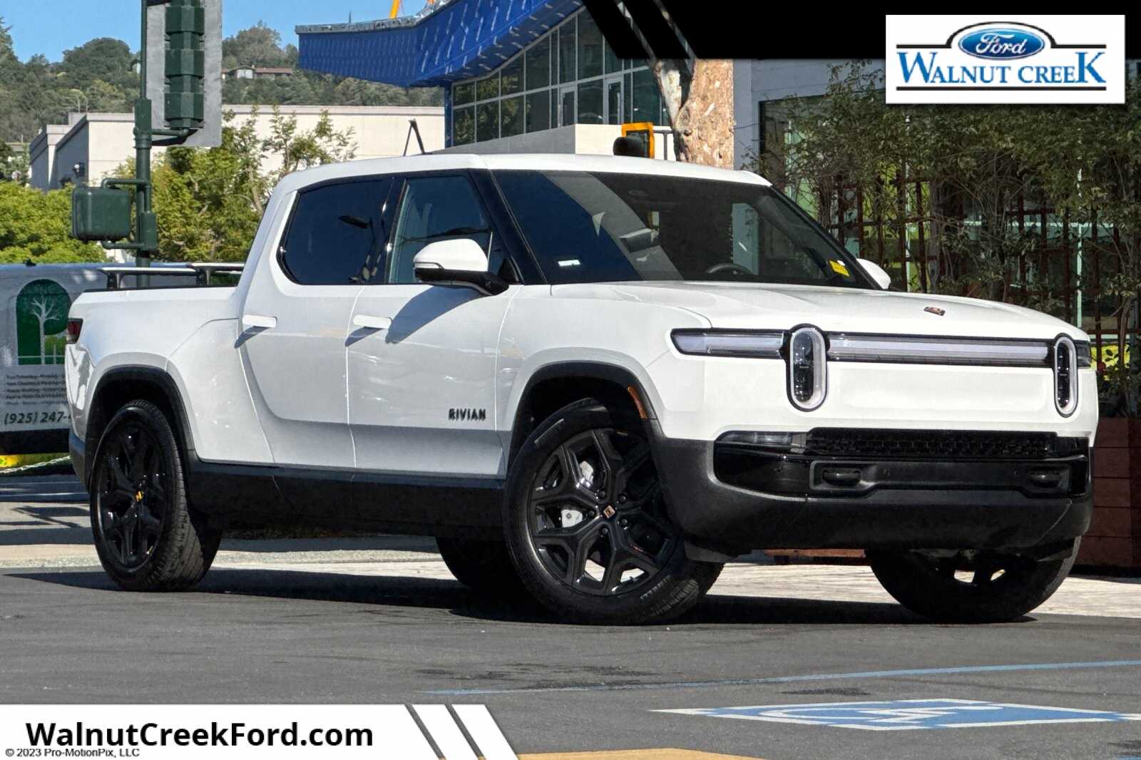 2026 Rivian R1T Adventure Dual Large's photo
