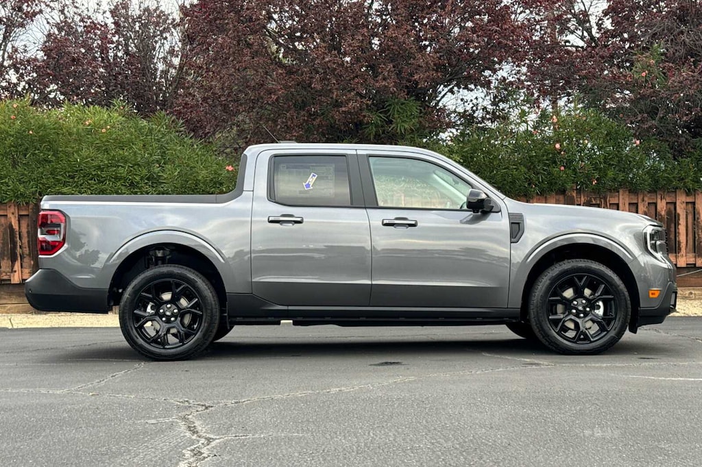 New 2025 Ford Maverick Lariat TRUCK