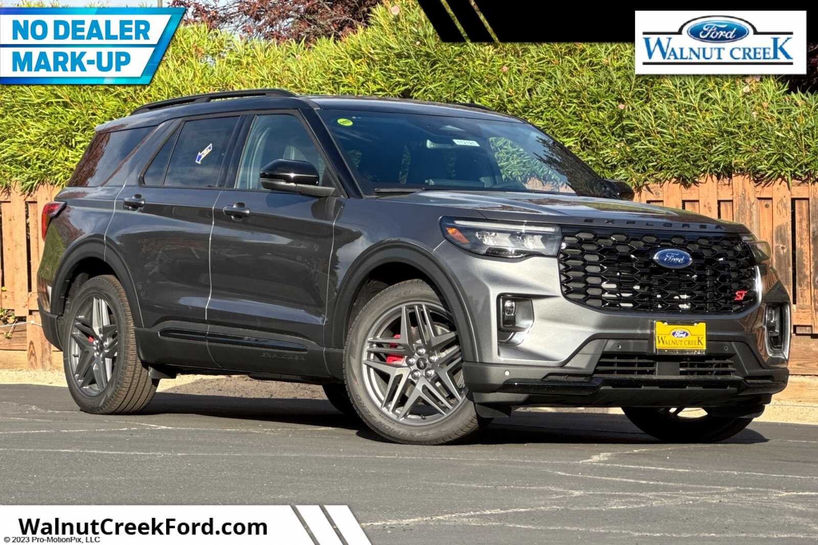 2025 Ford Explorer ST's photo