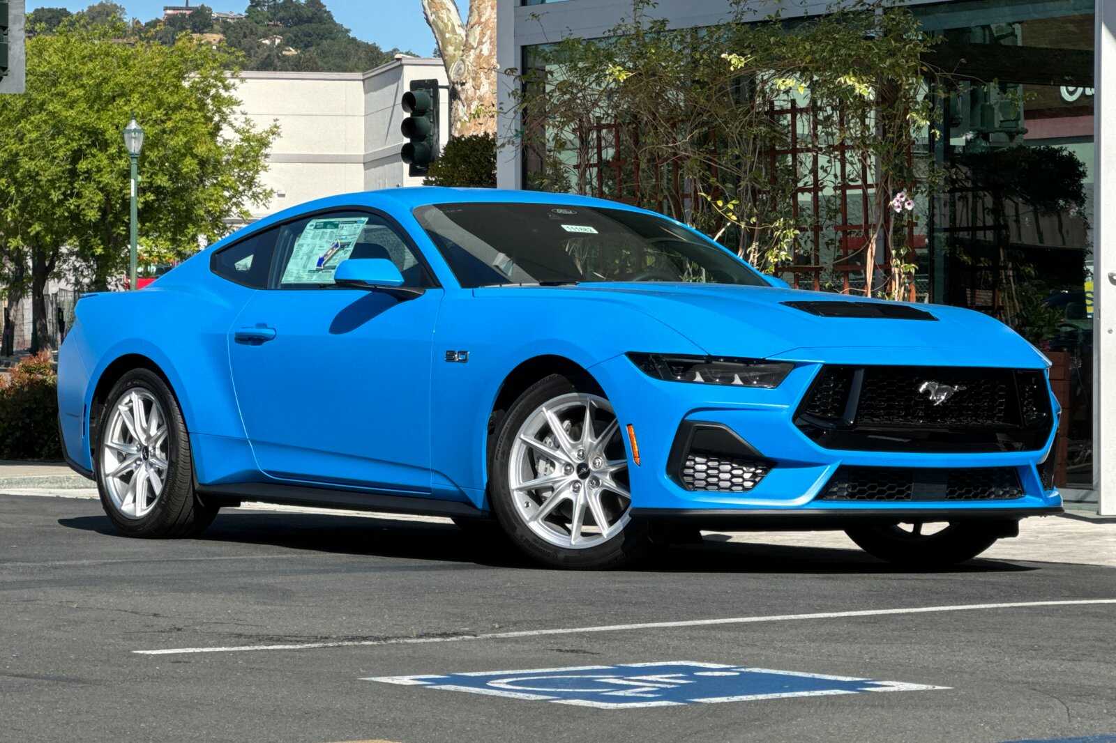 2025 Ford Mustang GT Premium photo 2
