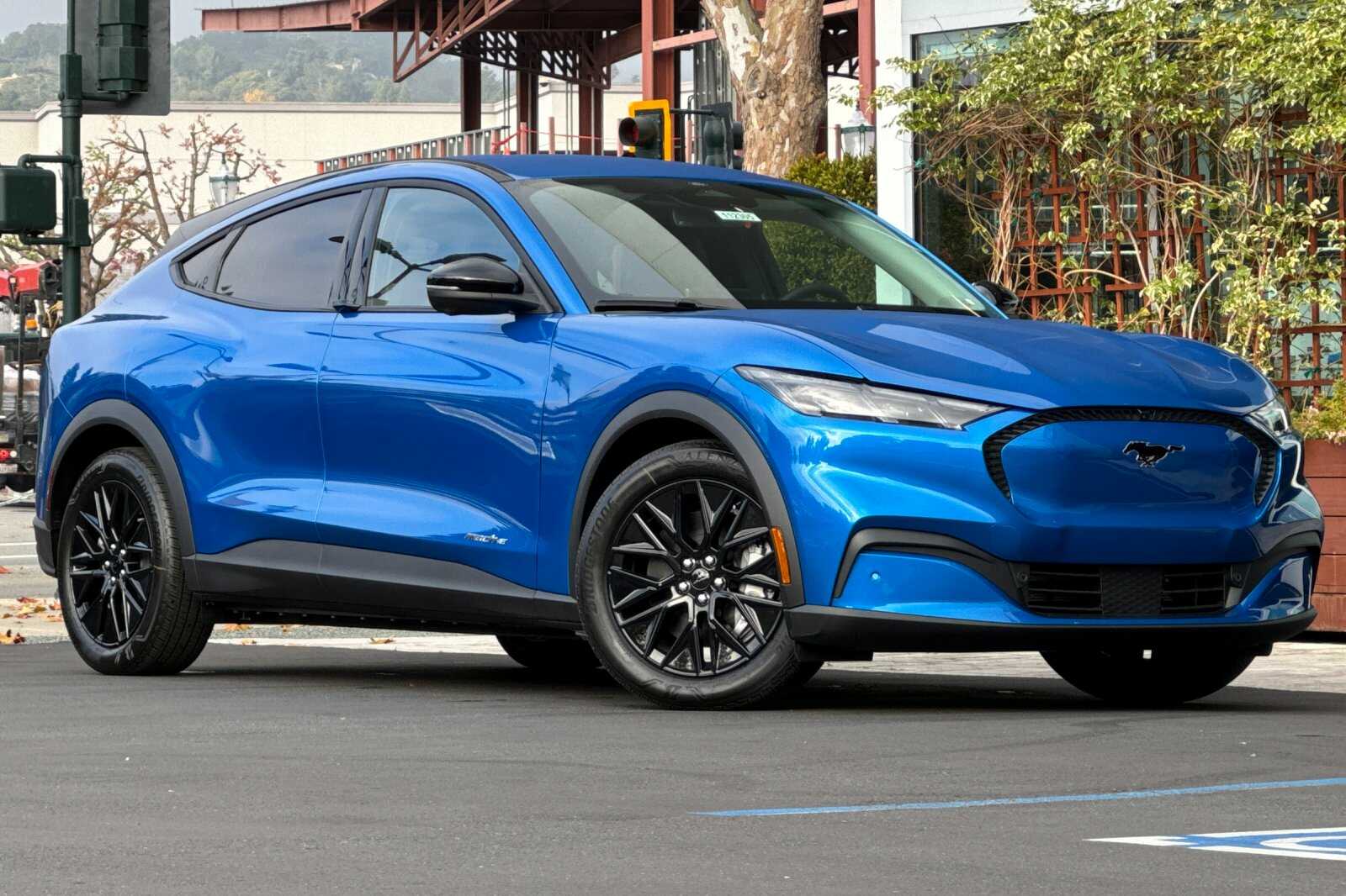 2025 Ford Mustang Mach-E Select photo 2